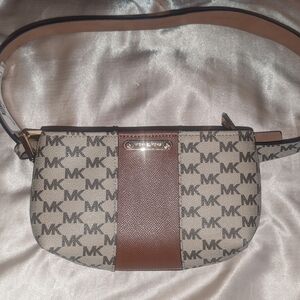 Michael kors fanny pack
